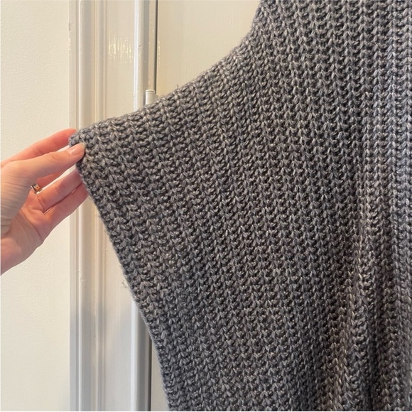 Michelle Mason Grey Knit Poncho Cardigan Vest, Size P